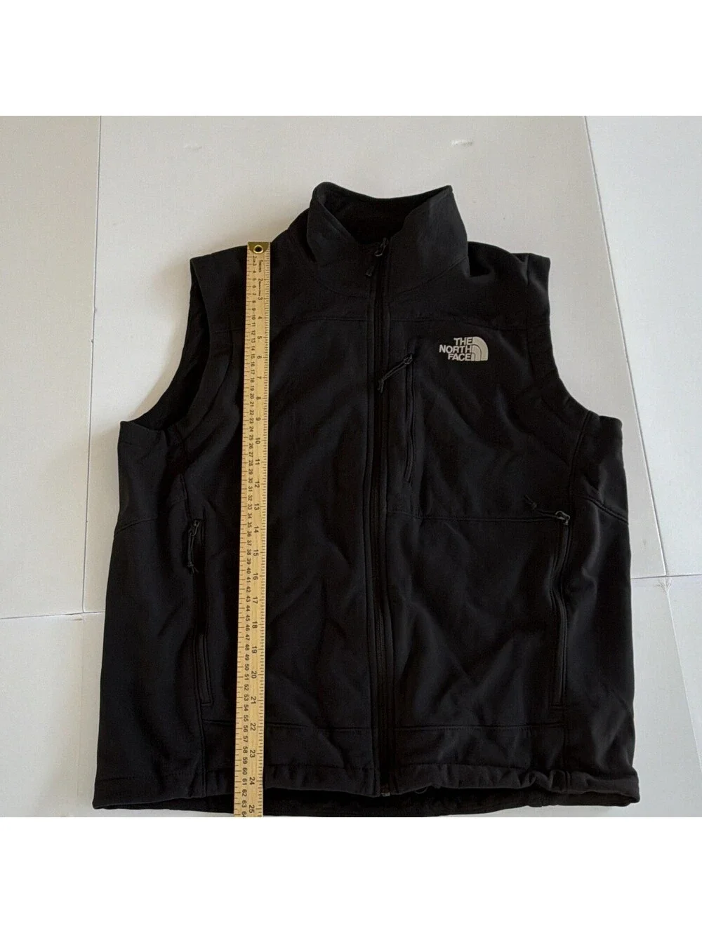 The North Face Men’s Black Solid Full Zip Logo Vest Jacket Size M